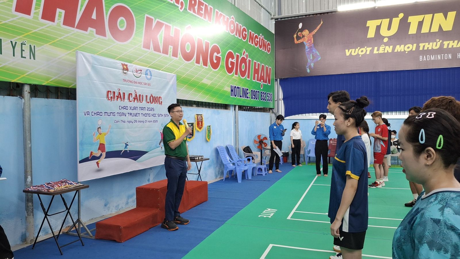 Sân thể thao trường học