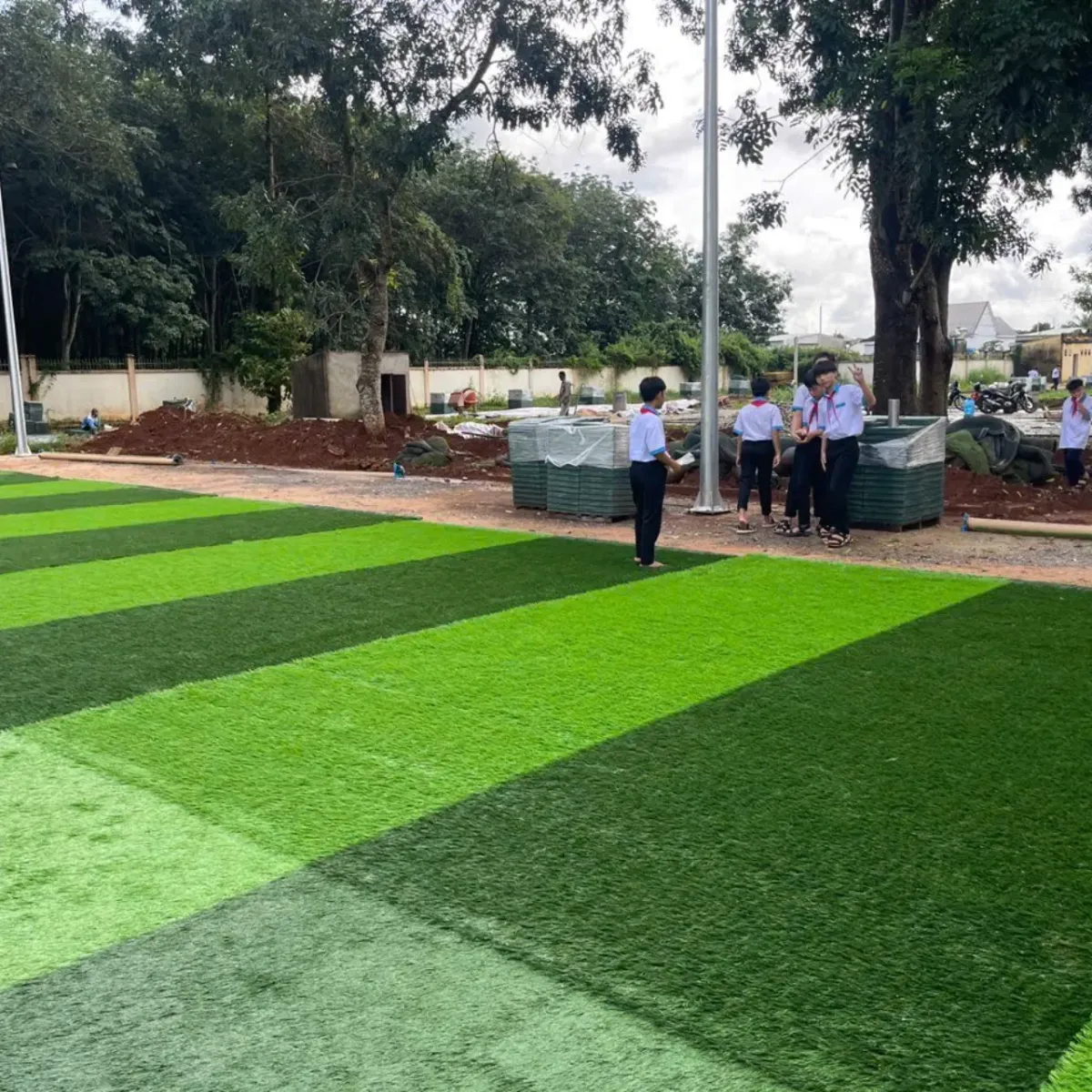 Thi công trọn gói sân bóng nền cỏ nhân tạo tại Khánh Hòa