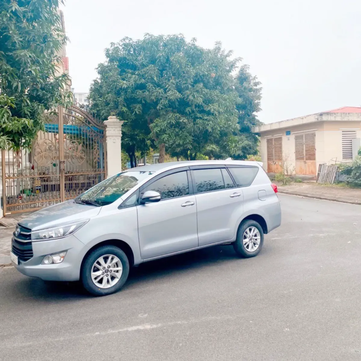 Dịch vụ thuê xe 4 chỗ, 7 chỗ tại phường Vĩnh Tuy, Hà Nội Dịch vụ thuê xe 4 chỗ, 7 chỗ tại phường Vĩnh Tuy, Hà Nội