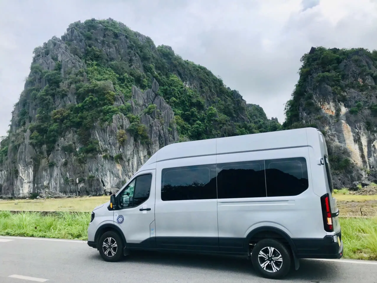 Thuê xe 16 chỗ tại Gia Lâm, Hà Nội