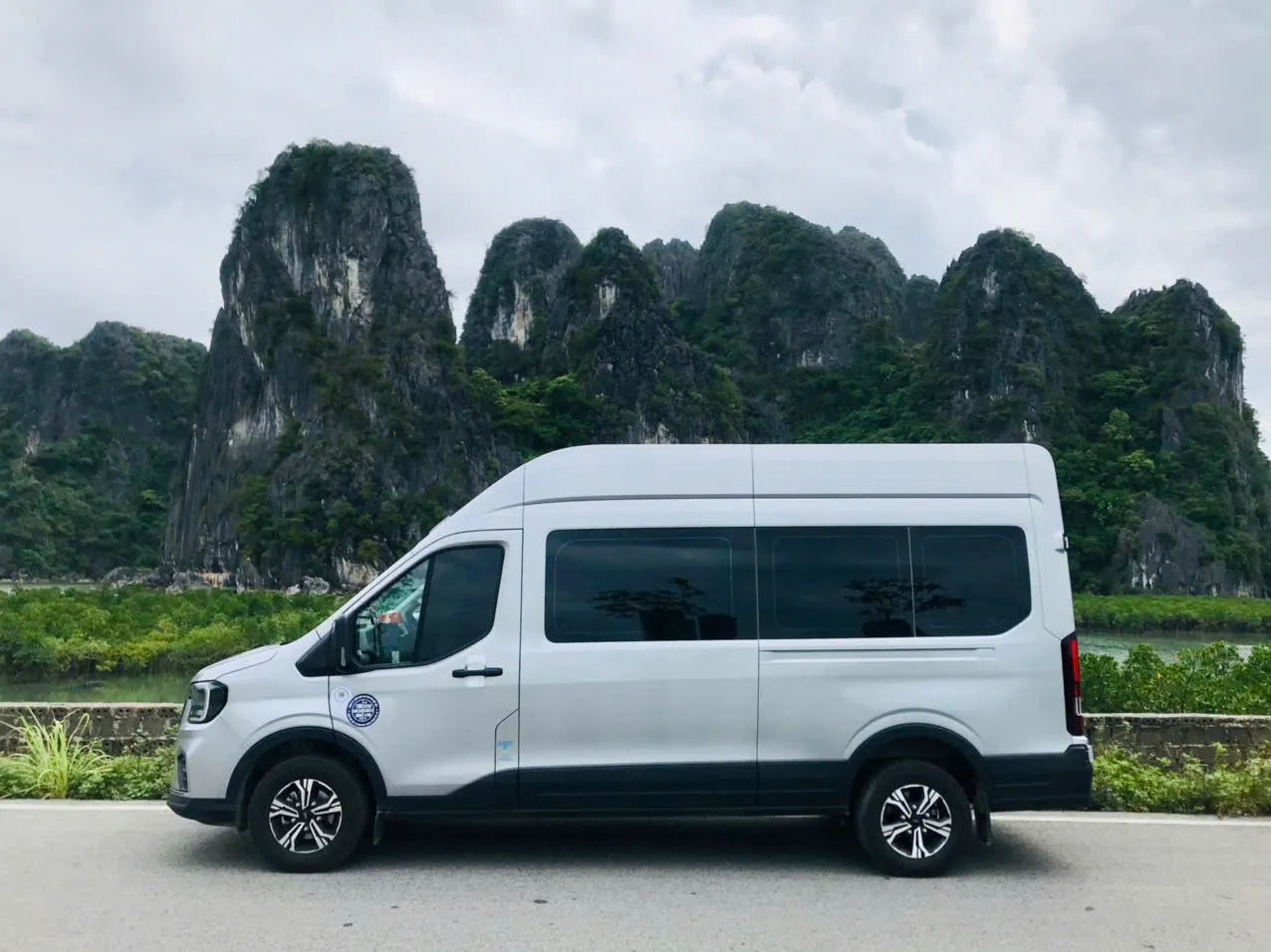 Thuê xe 16 chỗ tại Gia Lâm, Hà Nội: Phục vụ du lịch, đám cưới