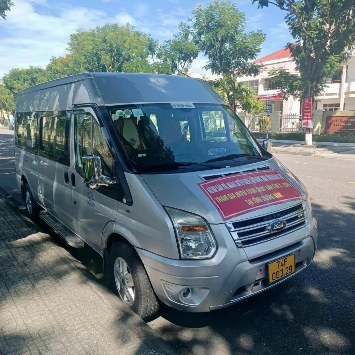 Thuê xe 16 chỗ tại Quảng Trị phục vụ du lịch đám cưới