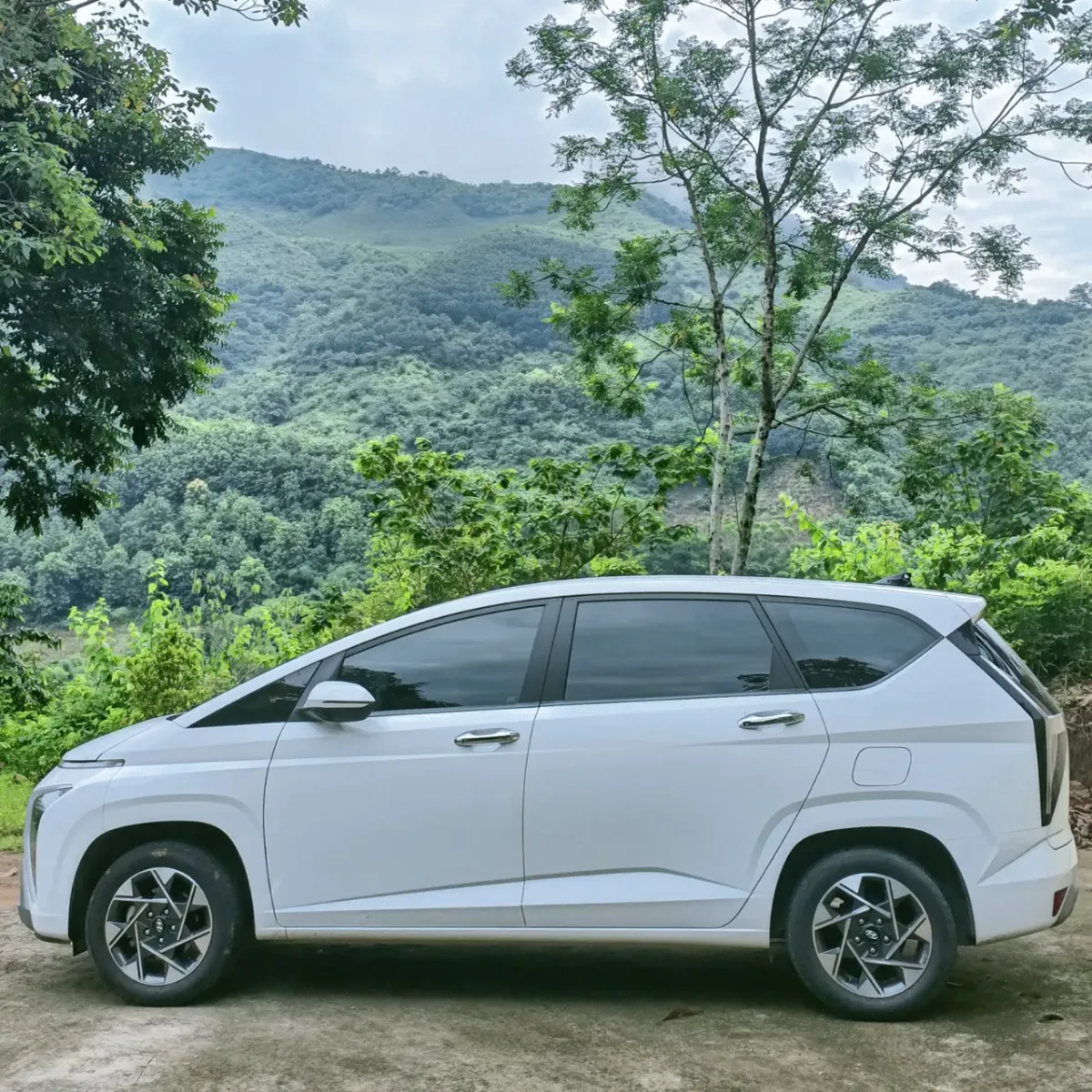 Thuê xe 4 chỗ, 7 chỗ tại xã Trạm Tấu, Lào Cai