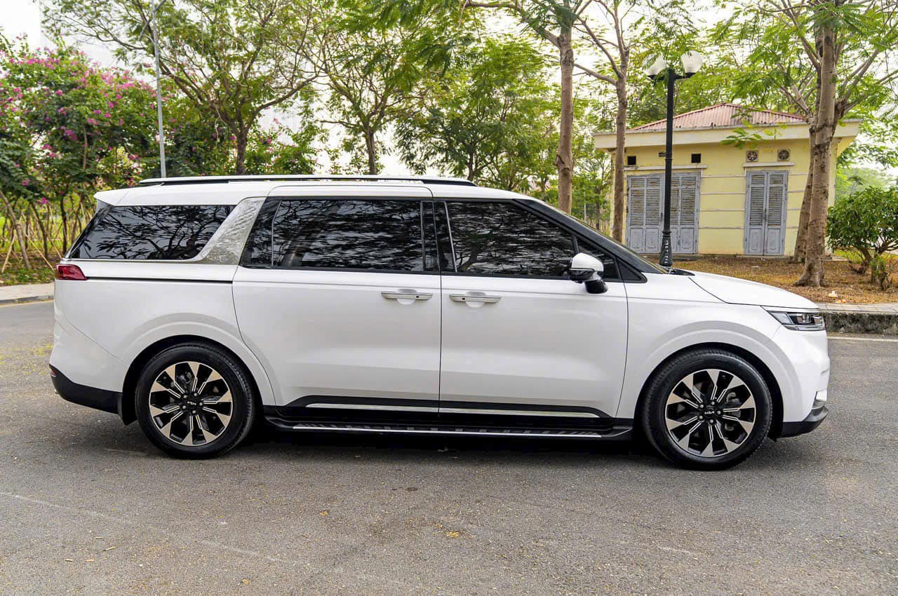 Thuê xe 7 chỗ Kia Carnival tại Hà Nội sang trọng đẳng cấp