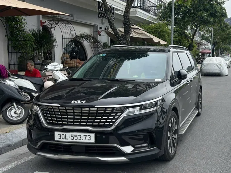 Thuê xe 7 chỗ Kia Carnival tại Hà Nội sang trọng đẳng cấp