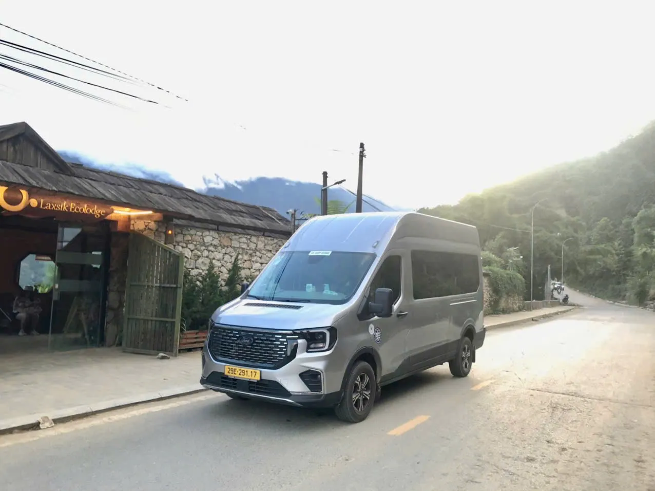 Thuê xe du lịch 16 chỗ tại phường Đại Mỗ, Hà Nội