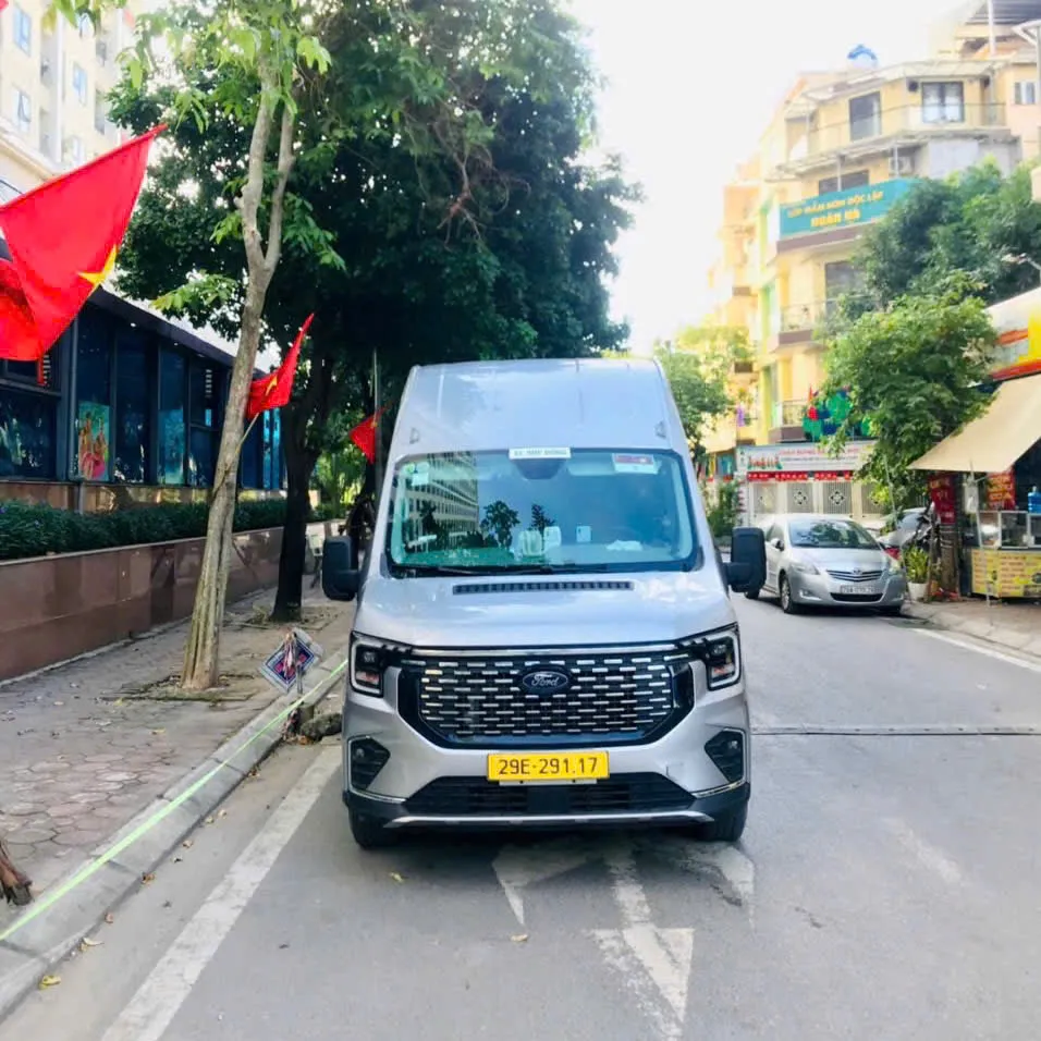Thuê xe du lịch 16 chỗ tại phường Định Công, Hà Nội