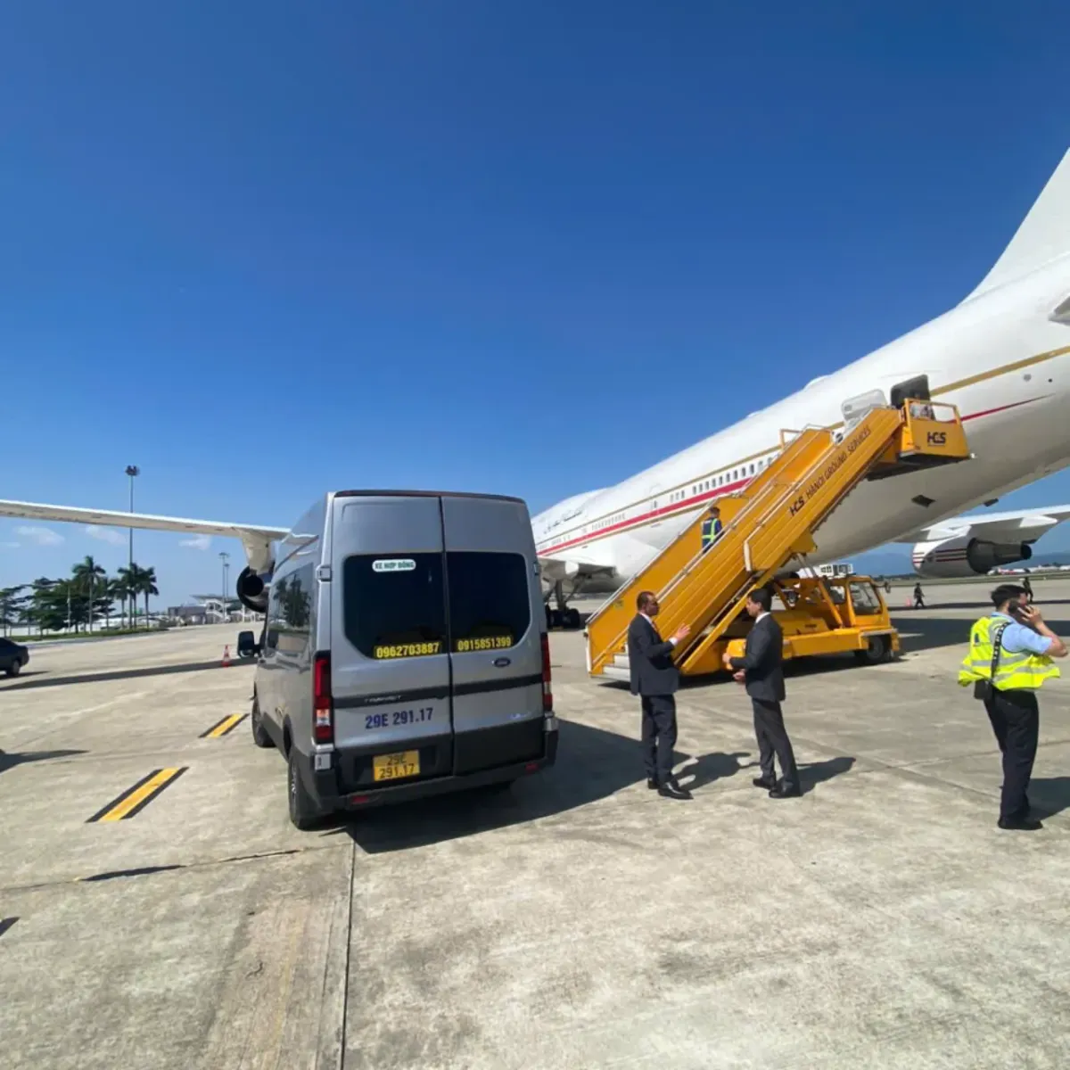 Thuê xe du lịch 16 chỗ tại phường Việt Hưng, Hà Nội