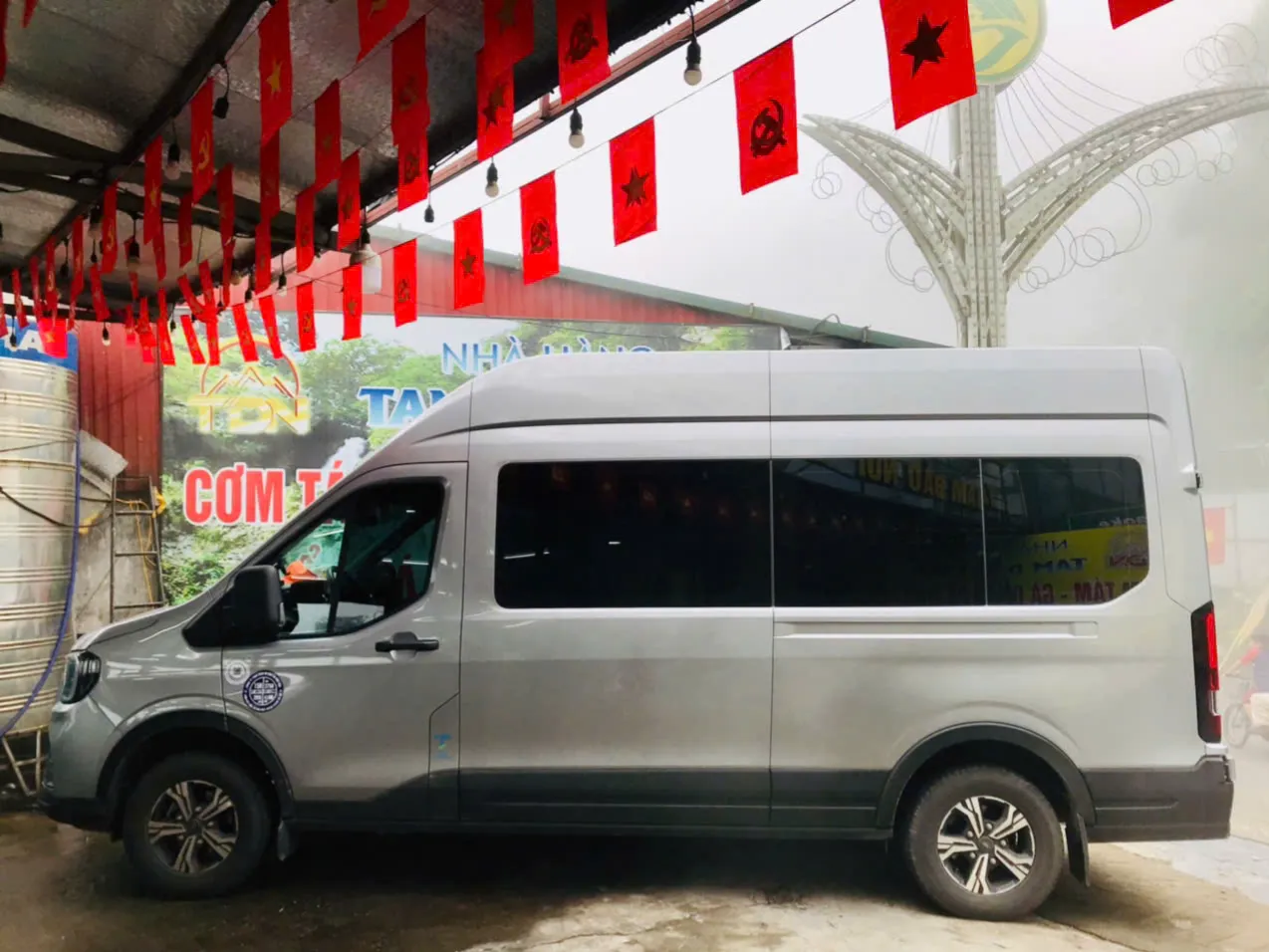 Thuê xe du lịch 16 chỗ tại xã Đại Thanh, Hà Nội