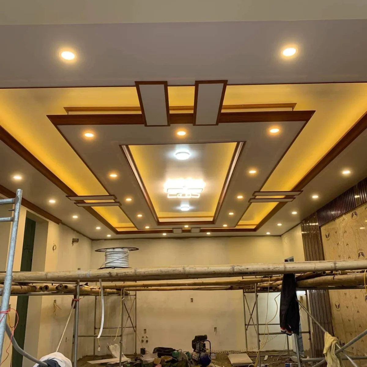 Thi công trần thạch cao tại Phổ Yên, Thái Nguyên